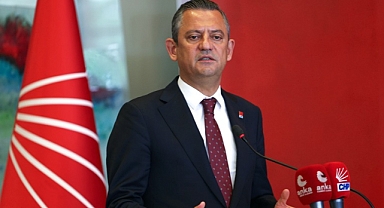Özgür Özel'den Terör Örgütü PKK'nın Silah Bırakmasına İlk Yorum: 'Partimiz Barışın Yanında'